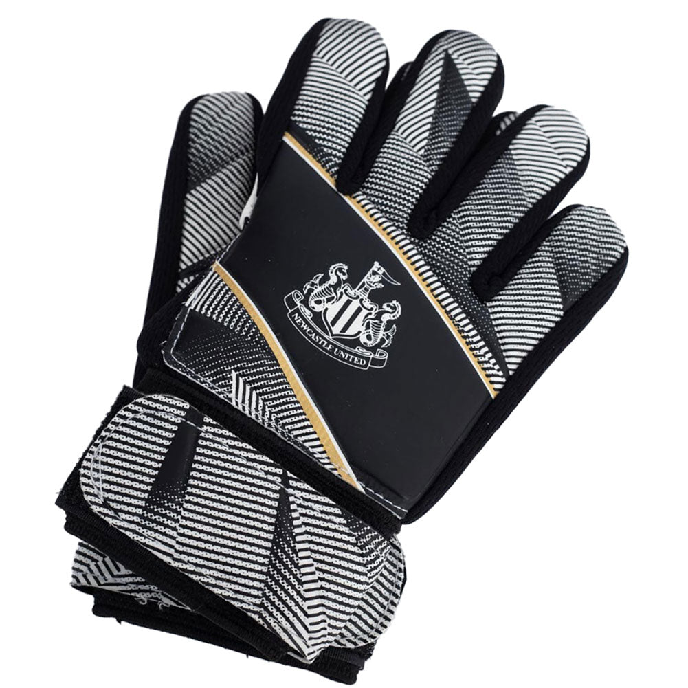 Official Newcastle United FC Fuse Goalkeeper Gloves Kids