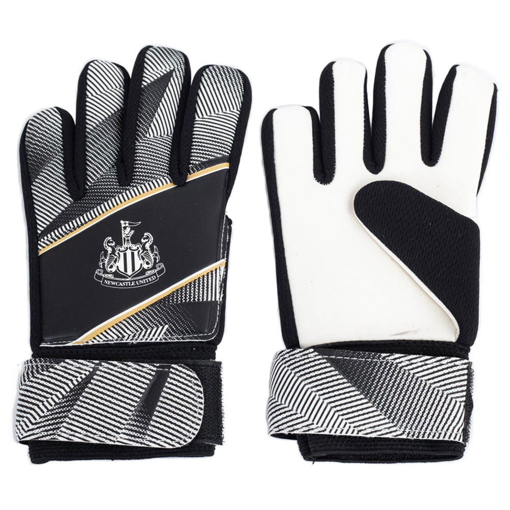 Official Newcastle United FC Fuse Goalkeeper Gloves Kids